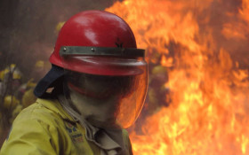 Cape Town firefighters working to contain Slanghoek blaze hotspots