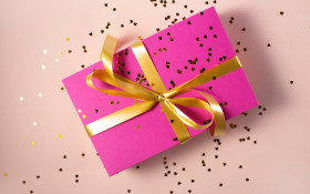 Bizboost | Give a little gift with PresentDrop