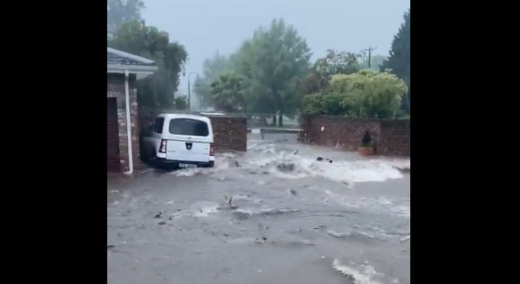 [WATCH] George residents warned to stay indoors amid flooding and power outages