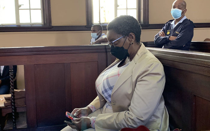 Bathabile Dlamini dijatuhi hukuman penjara 4 tahun atau denda R200,000 untuk sumpah palsu