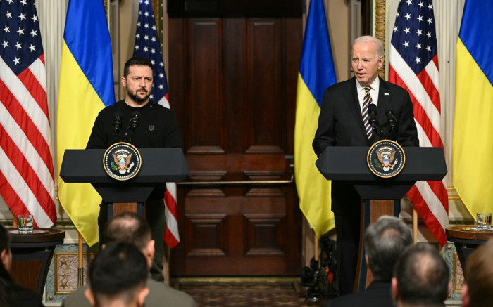 Biden says Putin ‘banking’ on US failure as Zelensky seeks aid