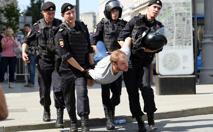 Dozens Arrested At Moscow Election Protest