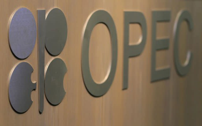 OPEC memangkas perkiraan permintaan minyak dunia untuk 2021