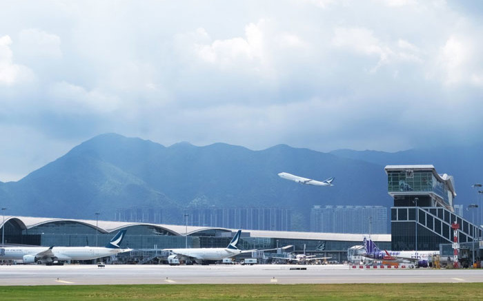 Bandara Hong Kong melarang penumpang transit dari 153 negara