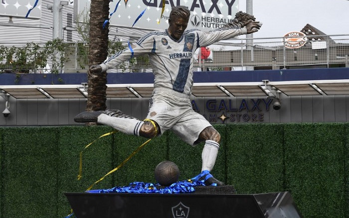 Beckham salutes LA Galaxy and Los Angeles as statue unveiled