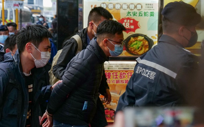 Menutup editor outlet berita Hong Kong didakwa dengan penghasutan