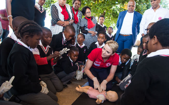 Princess Charlene of Monaco teaching children first aid and CPR in Daveyton, Johannesburg. Picture: Eric Mathon/Palais Princier.
