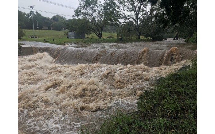 The bridge between the River Road and Belgrave in Bryanston has been closed to traffic due to flooding. Picture: Christa Eybers/ EWN