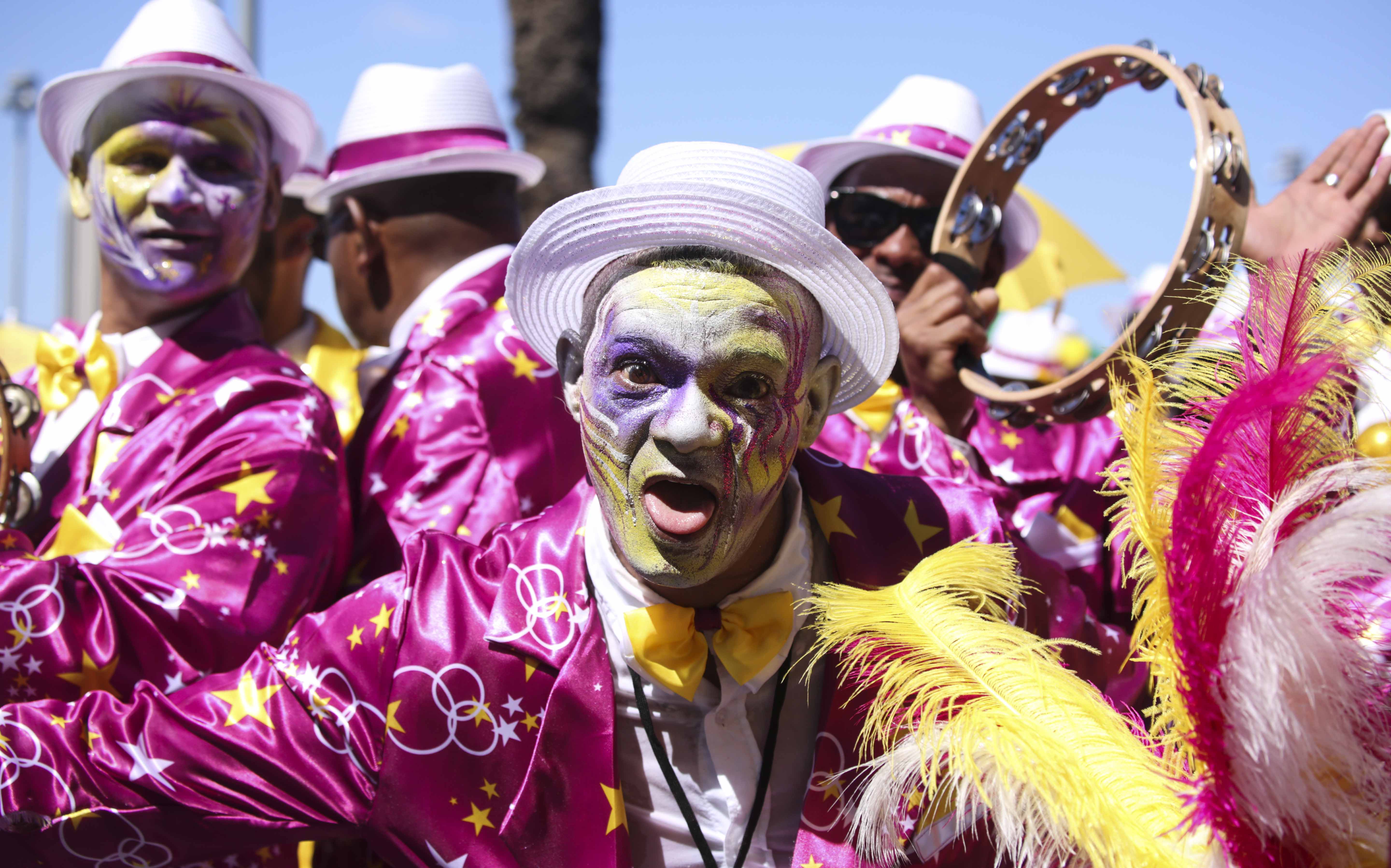 [WATCH] Thousands Celebrate New Year at Cape Town Minstrel Parade