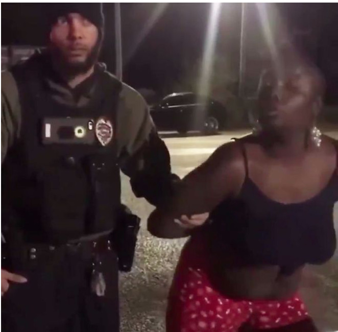 [watch] Woman Sings To Police Officer You About To Lose