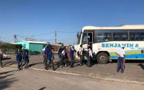 Learners walk to their school transportation in Beaufort West resumes on 17 January 2020. Picture: Jason Felix/EWN