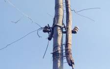 Stolen transformer on homemade electricity pole in Protea South, Soweto. Locals call this a spider web. Picture: Masego Rahlaga/EWN.