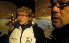 Western Cape Premier Helen Zille spends her 67 minutes for Mandela Day in Lavender Hill. Picture: Janine Willemans/EWN