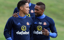 FILE: Steven Pienaar (left) has penned a one-year deal with English Premier League side Sunderland. Picture: @SunderlandAFC