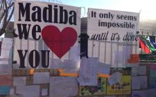 Hundreds of people continue to show their support for ailing former president Nelson Mandela. Picture:Sebabatso Mosamo/EWN