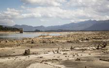 The water level of the Theewaterskloof Dam near Cape Town dropped to around 30 percent in March 2016. Picture: Aletta Harrison/EWN.