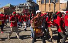 Striking South African Federation of Trade Unions members march through streets of Newtown as they prepare to march to the office of the Premier in Joburg CBD on 25 April 2018. Picture: EWN