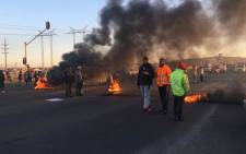 There is protest action affecting many routes through Lenasia South, Ennerdale and Zakariyya Park affecting many roads and this includes the Golden Highway on 19 July 2019. Picture: @EWNTraffic/Twitter