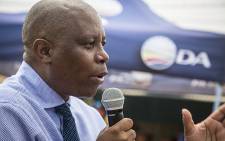 FILE. DA mayoral candidate for Johannesburg Herman Mashaba addressed the community of Kaalfontein near Midrand ahead of local government elections. Picture: Reinart Toerien/EWN