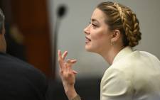 Actress Amber Heard speaks in the courtroom at the Fairfax County Circuit Courthouse in Fairfax, Virginia, 26 April 2022. Picture: BRENDAN SMIALOWSKI/POOL/AFP