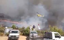 At least 200 firefighters struggled to contain ablaze in the Paarl region. Picture: screengrab/@wo_fire. 