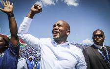 DA leader Mmusi Maimane interacts with supporters at the Rand Stadium in Johannesburg on 23 April 2016 for the party's official manifesto launch for the 2016 local government elections. Picture: Reinart Toerien/EWN.