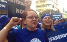 Democratic Alliance members chanting during their picket outside the office of Gauteng Premier David Makhura on 4 March 2015. Picture: Vumani Mkhize/EWN.