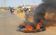 Violent protests erupted in Ennerdale as angry residents demanded. Picture: Louise McAuliffe/EWN.