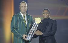Proteas' AB de Villiers poses with Minister of Sport Fikile Mbalula after being named South Africa’s Cricketer of the Year award for 2014 at a gala Cricket South Africa banquet in Sandton on 4 June 2014. Picture: Facebook.