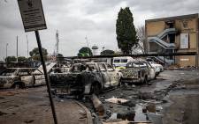 FILE: Damaged vehicles during Tembisa unrest. Picture: EWN/Xanderleigh Makhaza 