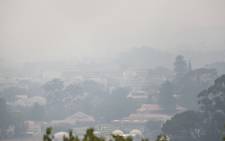 Smoke blankets the town of Stellenbosch on 11 March 2015 two days after a fire broke out in the Jonkershoek Nature Reserve. Picture: Aletta Gardner/EWN