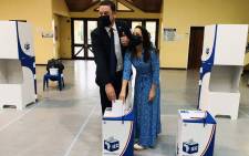 Democratic Alliance (DA) Cape Town mayoral candidate Geordin Hill-Lewis (left) and his wife, Carla, cast their votes at the Edgemead Community Hall on 1 November 2021. Picture: Lauren Isaacs/Eyewitness News