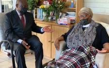 Preisdent Cyril Ramaphosa offers his condolences to Leah Tutu, the widow of Archbishop Emeritus Desmond Tutu, at their Cape Town home on 27 December 2021. Picture: @PresidencyZA/Twitter