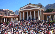 Hundreds of students gathered outside Jameson Hall at UCT on 22 October, 2015. Picture: Abed Ahmed/EWN.