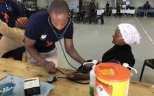 FILE: Fisantekraal residents had the opportunity to go for HIV/Aids, blood glucose and blood pressure tests by University of the Western Cape officials as part of Mandela Day celebrations on 18 July 2018. Picture: Kevin Brandt/EWN.


