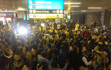 Mamelodi Sundown fans are at the OR Tambo International Airport to welcome the team. Picture: Kgothatso Mogale/ EWN