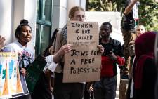 The Cape Town leg of the Palestinian resistance picket outside the Jewish Community Centre in the city centre. Picture: Kalyeen Morgan/Eyewitness News
