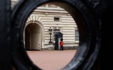 A guard is seen outside Buckingham Palace. Picture: Pixabay.com.