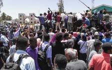 Sudanese protesters rally in front of the military headquarters in the capital Khartoum on 8 April 2019.  Picture: AFP