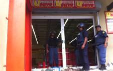 Striking farmworkers allegedly looted shops during the first day of their indefinite strike on 9 January 2013. Picture: Rahima Essop/EWN