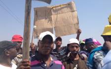 Anglo miners demonstrate over wages. Picture: Govan Whittles/EWN.