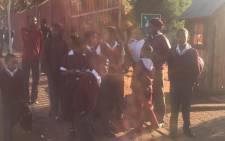 Pupils at Roodepoort Primary have started arriving for the first day of school on 9 September 2015 after weeks of no teaching and learning. Picture: Thando Kubheka/EWN