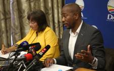 DA Leader Mmusi Maimane (right) and Cape Town Mayor Patricia de Lille (left) addresses the media on 5 August 2018. Picture: Bertram Malgas/EWN