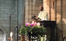 FILE: Anglican Archbishop Thabo Makgoba gives the Christmas Eve service at St George's Cathedral in Cape Town. Picture: @AnglicanMediaSA/Twitter