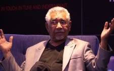 Presidential spokesperson Mac Maharaj switched seats with EWN reporter Stephen Grootes at the launch of his new book ‘SA Politics Unspun’ on Tuesday 29 October.  Picture: Christa van der Walt/EWN