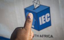 FILE: A Mamelodi resident holds out his thumb outside the Balebogeng Primary School after having cast his vote in the 2016 local government elections. Picture: EWN 