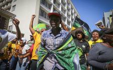Hundreds of Ses'khona Peoples Rights Movement supporters clashed with police in the streets of Cape Town ahead of President Jacob Zuma's 2016 State of the Nation address. Picture: Thomas Holder/EWN