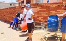 Staff at the Helen Joseph Hospital were forced to collect water in containers on 11 November 2015. Picture: Dineo Bendile/EWN. 