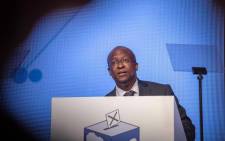 CEO of IEC Simon Mamabulo addresses those gathered at the IEC ROC for the election results. Picture: Thomas Holder/EWN.
