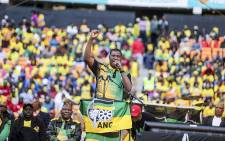Gauteng ANC chairperson Paul Mashatile passionately addresses thousands of supporters as the party launched its Gauteng manifesto at the FNB stadium on 4 June 2016. Picture: Reinart Toerien/EWN.